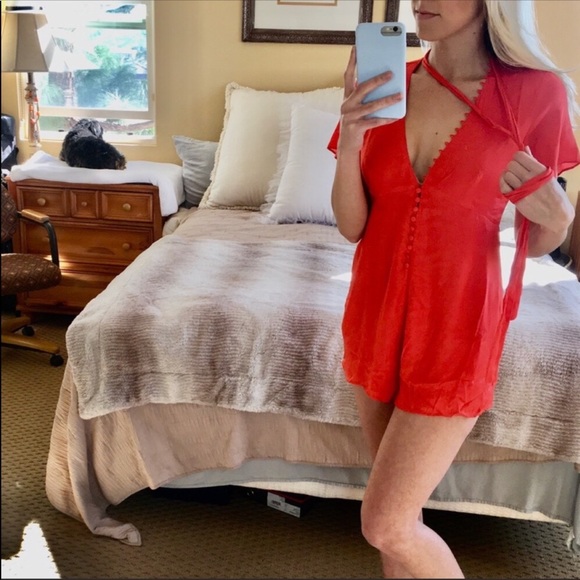 ❤️ Sexy Red V-Neck Button Up Romper NEW S - Picture 3 of 8